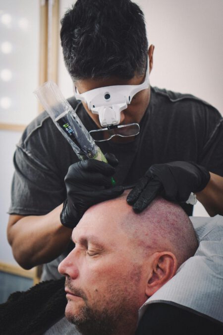 10 voordelen haartattoo: waarom steeds meer mannen kiezen voor een hairtattoo